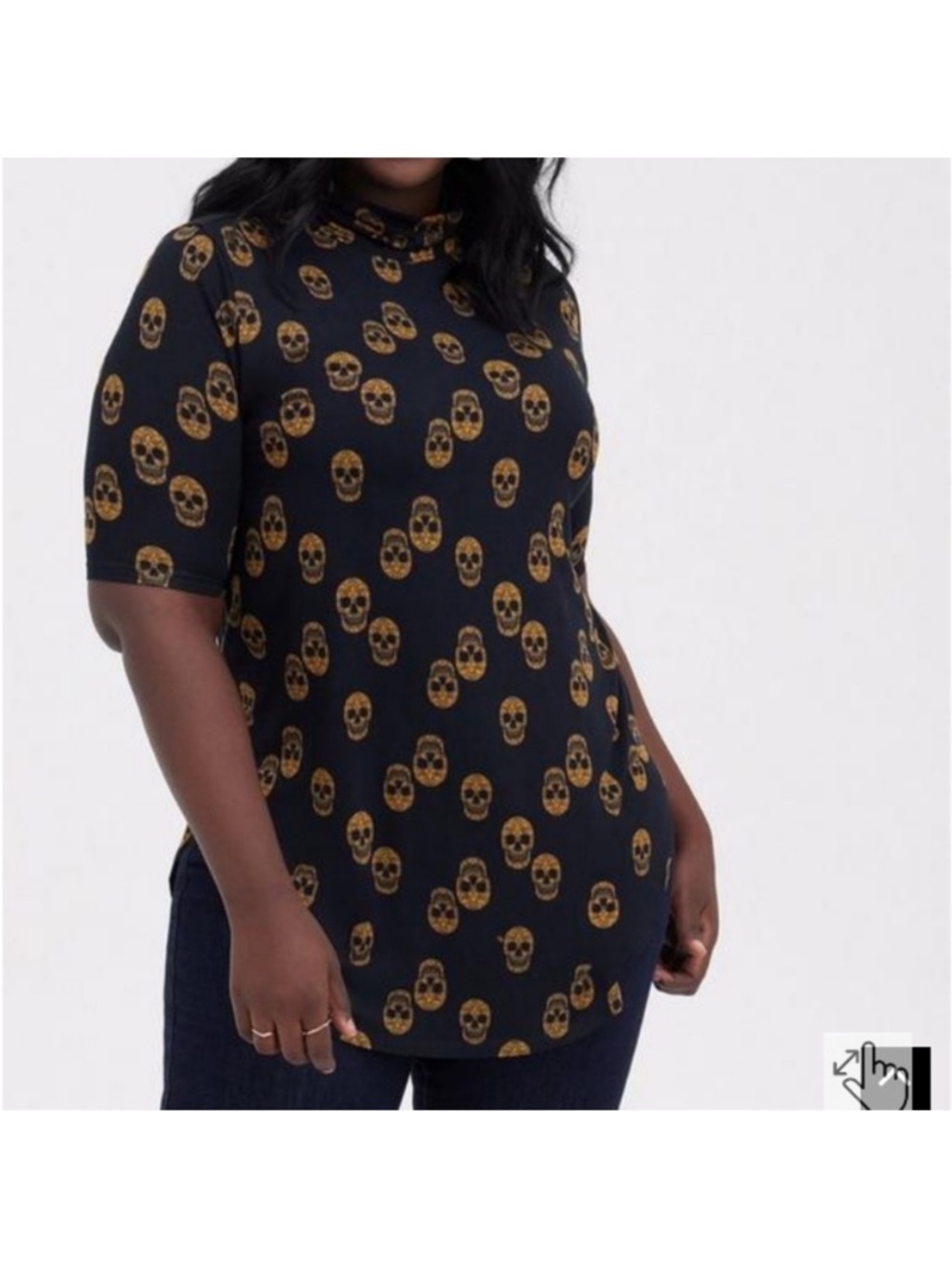 NWTtorrid Black Tee with Gold Skull Print